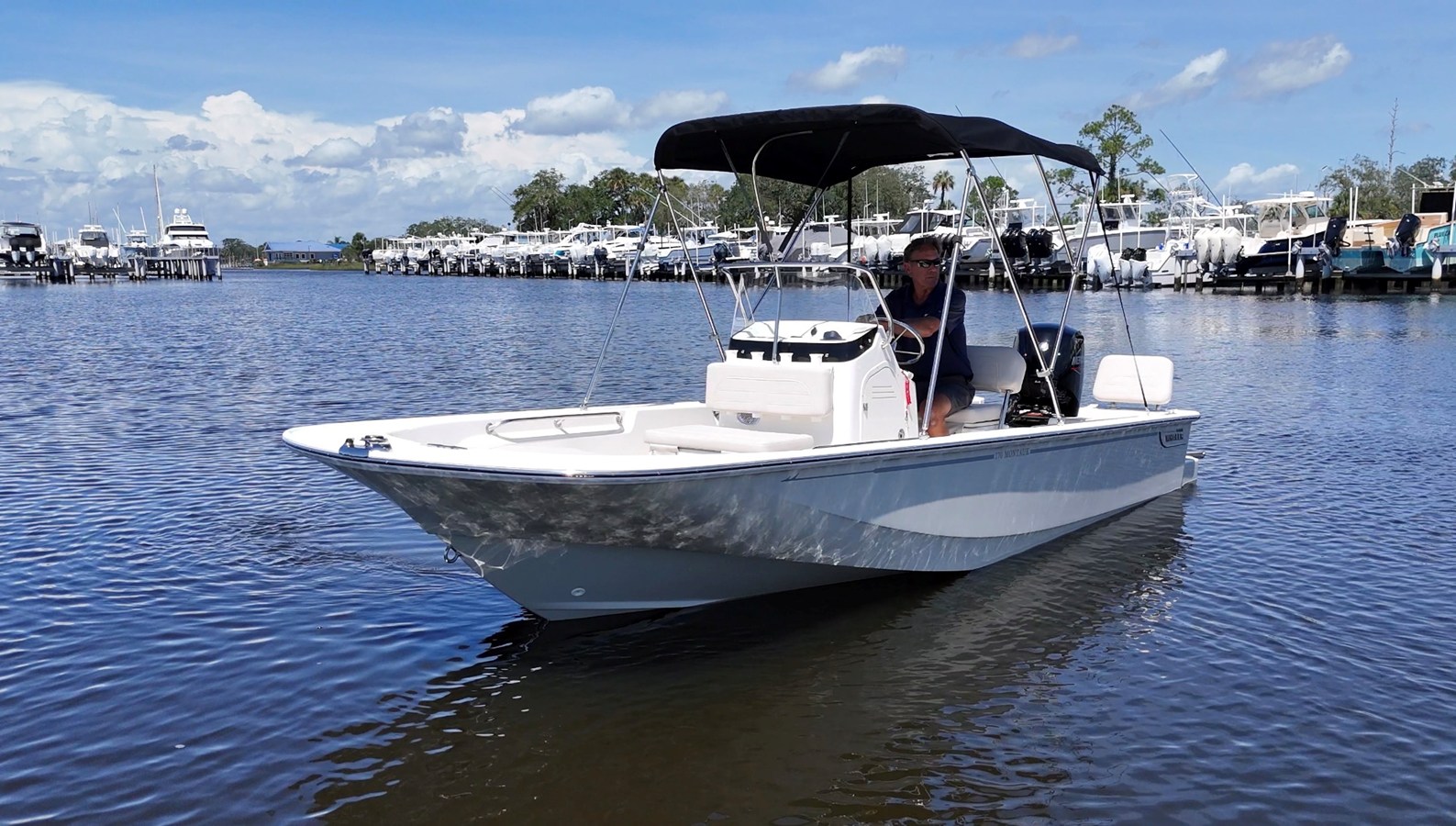 2027 Boston Whaler 170 Montauk 2