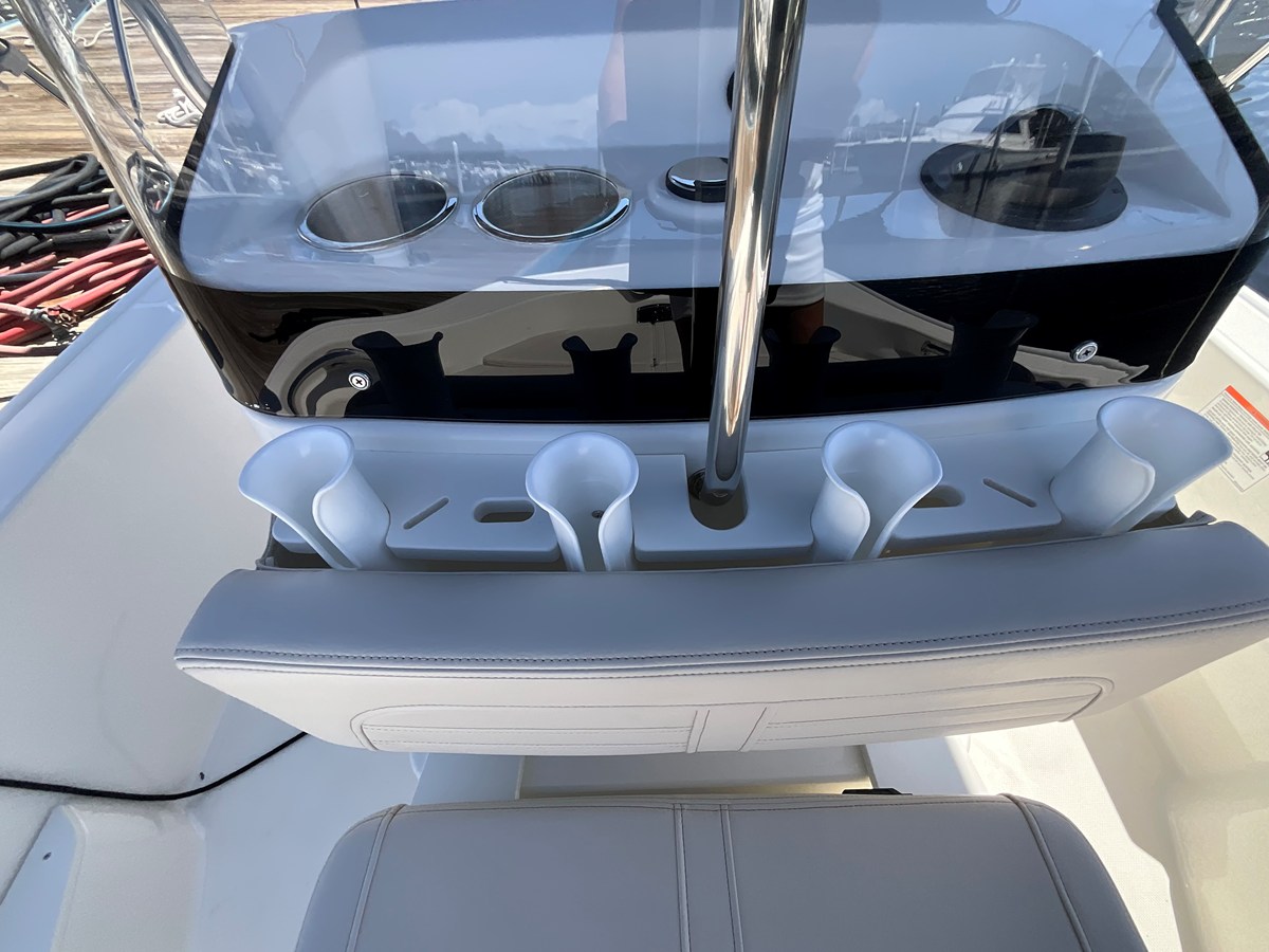 2027 Boston Whaler 170 Montauk 8