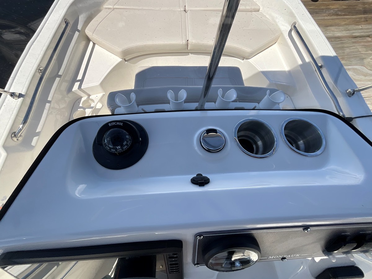 2027 Boston Whaler 170 Montauk 9
