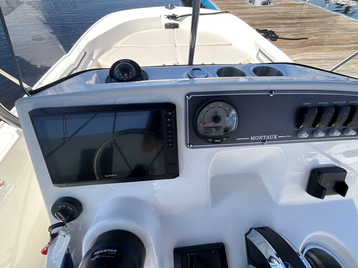 2027 Boston Whaler 170 Montauk 10