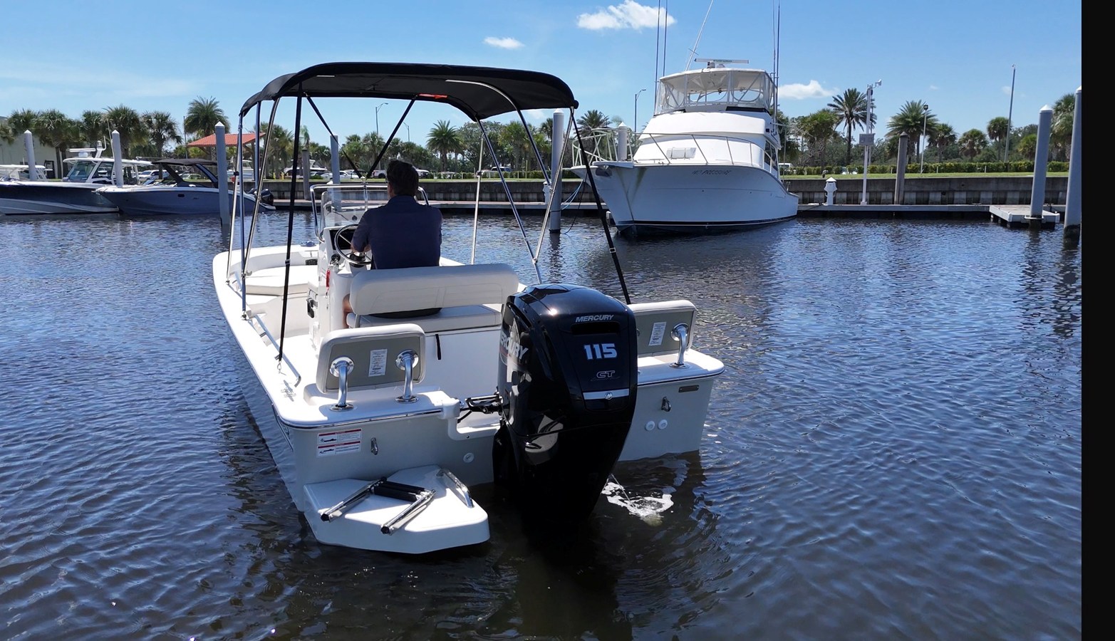 2027 Boston Whaler 170 Montauk 13