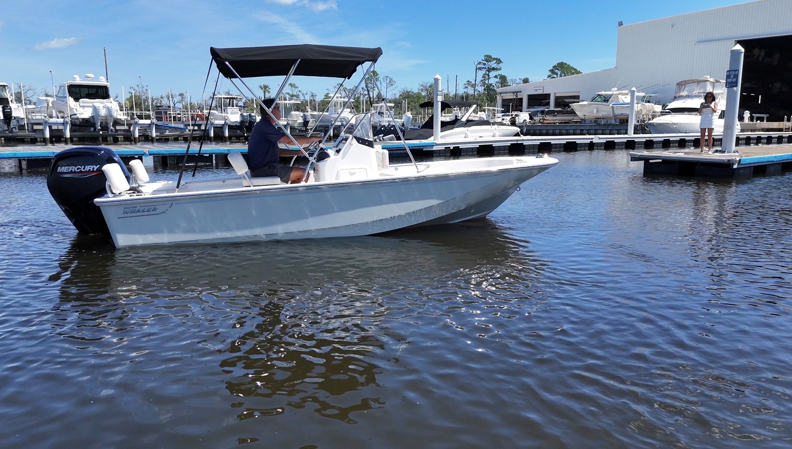 2027 Boston Whaler 170 Montauk 14