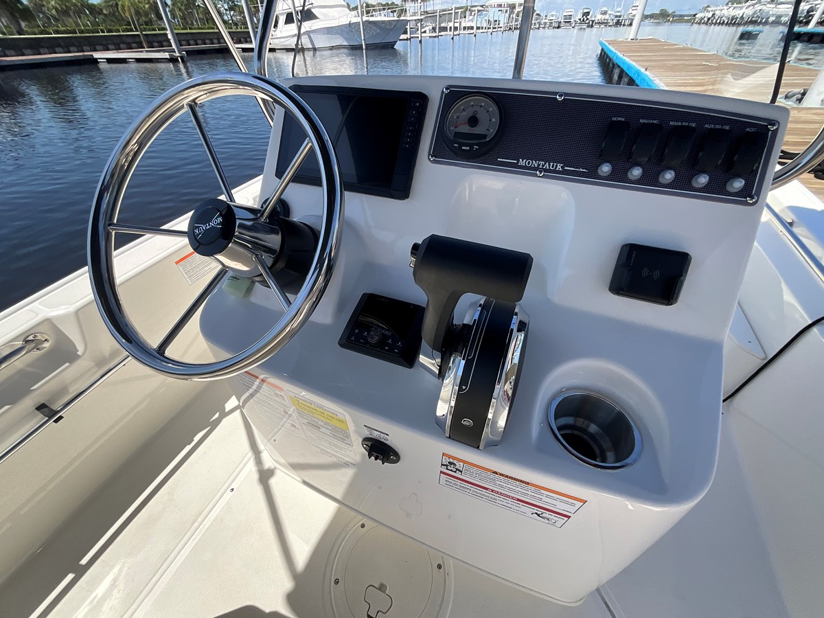 2027 Boston Whaler 170 Montauk 18