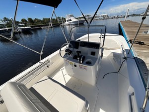 Boston Whaler 170 Montauk 15 2027 Boston Whaler 170 Montauk 16