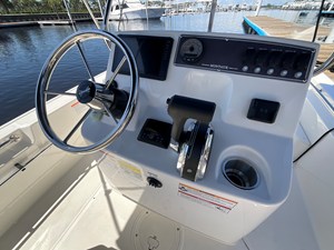 Boston Whaler 170 Montauk 17 2027 Boston Whaler 170 Montauk 18