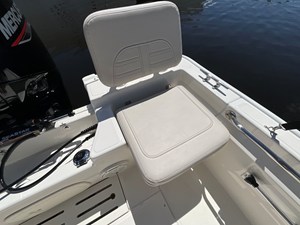 Boston Whaler 170 Montauk 19 2027 Boston Whaler 170 Montauk 20