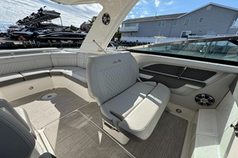 Sea Ray SLX 310 21 2021 Sea Ray SLX 310 22