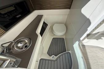 Sea Ray SLX 310 24 2021 Sea Ray SLX 310 25