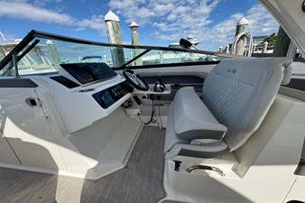 Sea Ray SLX 310 26 2021 Sea Ray SLX 310 27