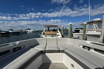 Sea Ray SLX 310 41 2021 Sea Ray SLX 310 42