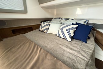 Cruisers Yachts 50 GLS OB 28 2026 Cruisers Yachts 50 GLS OB 29