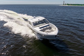 Cruisers Yachts 50 GLS OB 43 2026 Cruisers Yachts 50 GLS OB 44