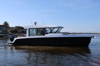 Cruisers Yachts 38 VTR EC 0 2026 Cruisers Yachts 38 VTR EC 1