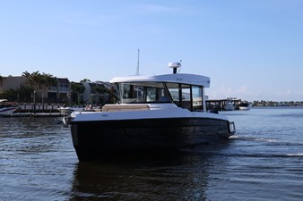 Cruisers Yachts 38 VTR EC 1 2026 Cruisers Yachts 38 VTR EC 2