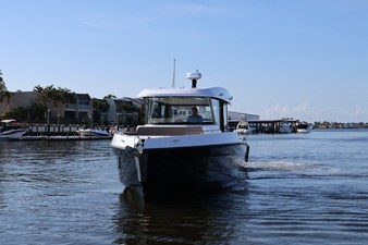 Cruisers Yachts 38 VTR EC 2 2026 Cruisers Yachts 38 VTR EC 3