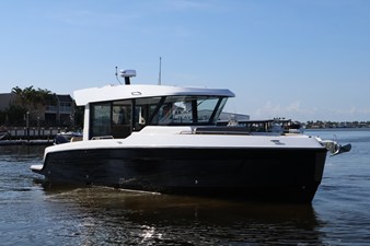 Cruisers Yachts 38 VTR EC 7 2026 Cruisers Yachts 38 VTR EC 8
