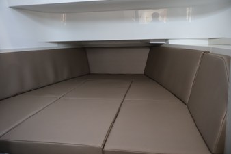 Cruisers Yachts 38 VTR EC 56 2026 Cruisers Yachts 38 VTR EC 57