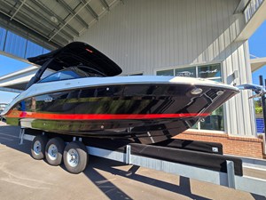 Sea Ray SLX 260 Outboard 2 2027 Sea Ray SLX 260 Outboard 3