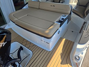 Sea Ray SLX 260 Outboard 9 2027 Sea Ray SLX 260 Outboard 10