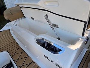 Sea Ray SLX 260 Outboard 11 2027 Sea Ray SLX 260 Outboard 12