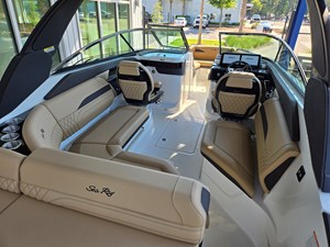 Sea Ray SLX 260 Outboard 12 2027 Sea Ray SLX 260 Outboard 13