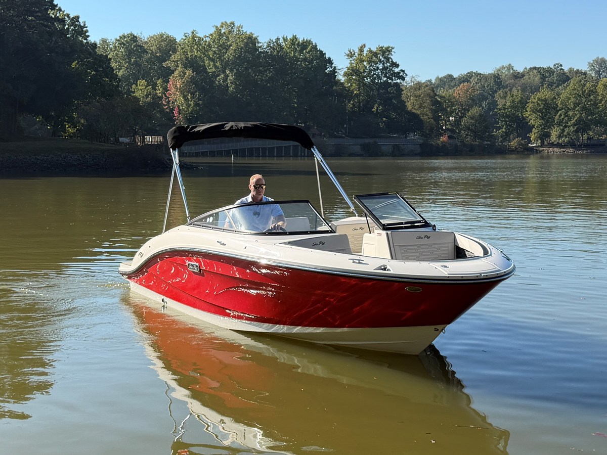 2026 Sea Ray SPX 210 4