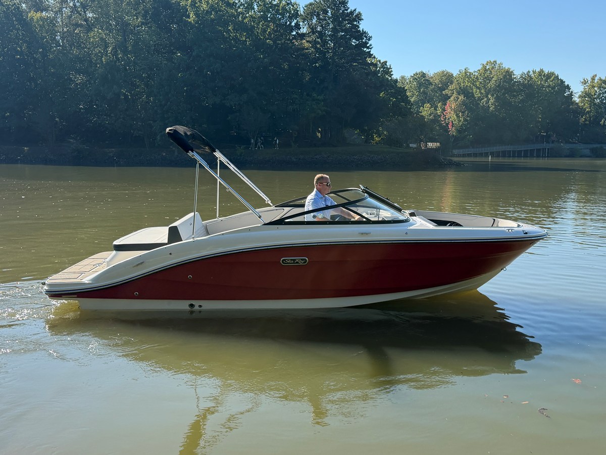 2026 Sea Ray SPX 210 5