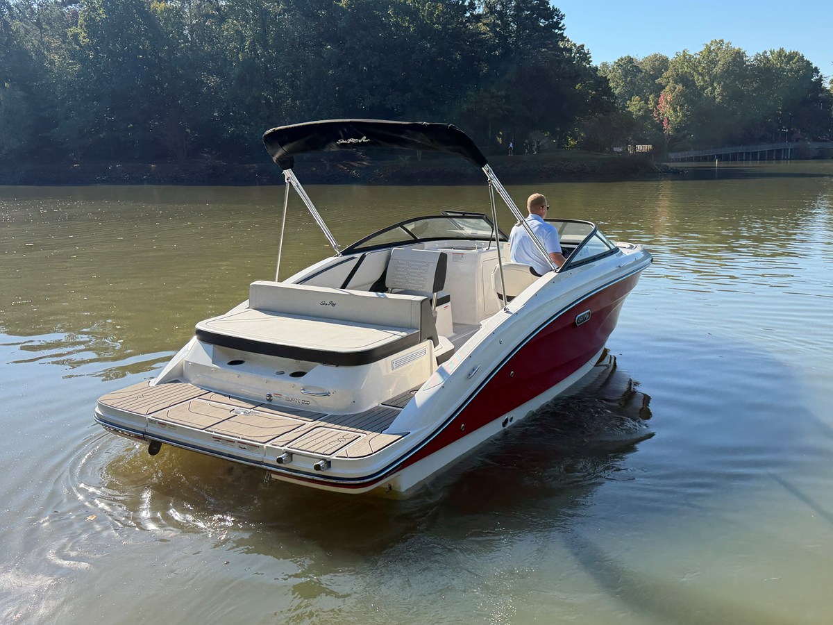 2026 Sea Ray SPX 210 8