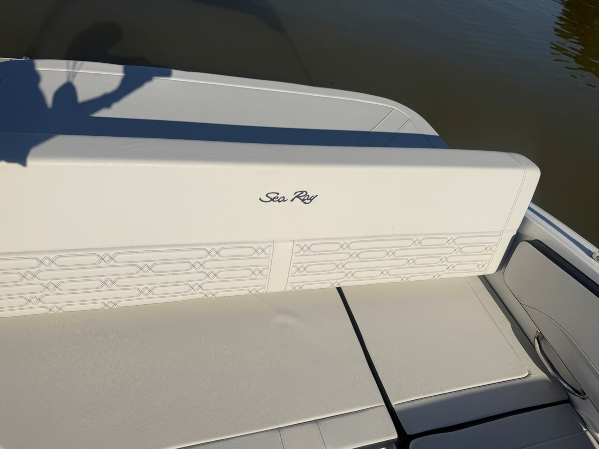 2026 Sea Ray SPX 210 15