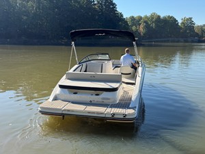 2026 Sea Ray SPX 210 9
