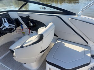 2026 Sea Ray SPX 210 17