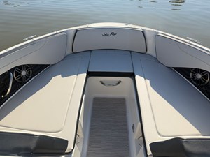 2026 Sea Ray SPX 210 23