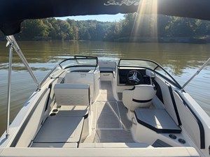 2026 Sea Ray SPX 210 28