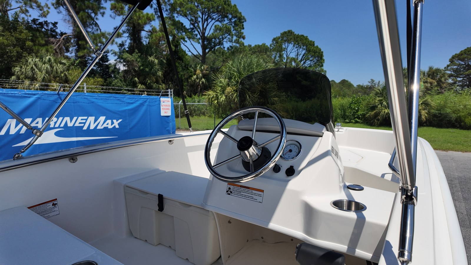 2027 Boston Whaler 160 Super Sport 8