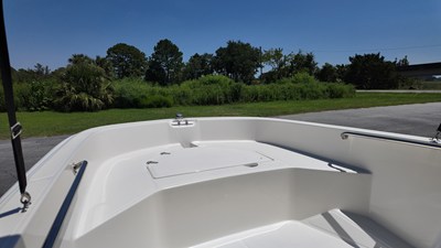 Boston Whaler 160 Super Sport 8 2027 Boston Whaler 160 Super Sport 9