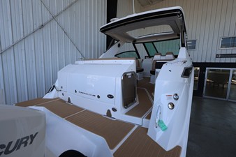 Sea Ray Sundancer 320 Outboard 4 2026 Sea Ray Sundancer 320 Outboard 5