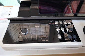 Sea Ray Sundancer 320 Outboard 22 2026 Sea Ray Sundancer 320 Outboard 23