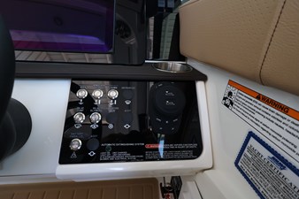 Sea Ray Sundancer 320 Outboard 23 2026 Sea Ray Sundancer 320 Outboard 24