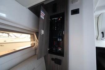 Sea Ray Sundancer 320 Outboard 29 2026 Sea Ray Sundancer 320 Outboard 30