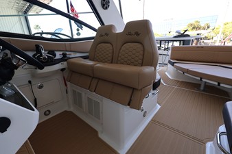 Sea Ray Sundancer 320 Outboard 37 2026 Sea Ray Sundancer 320 Outboard 38