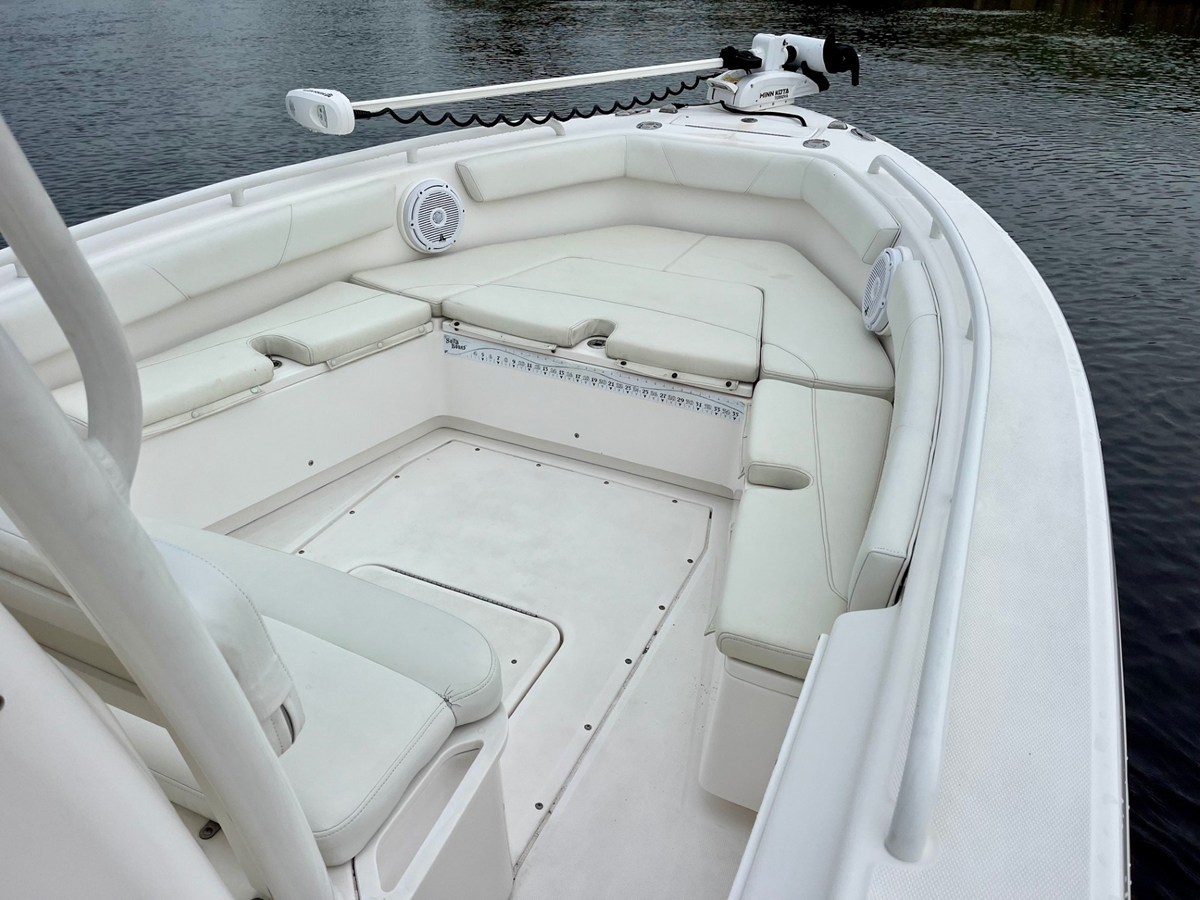 2017 Everglades 243 CENTER CONSOLE 15