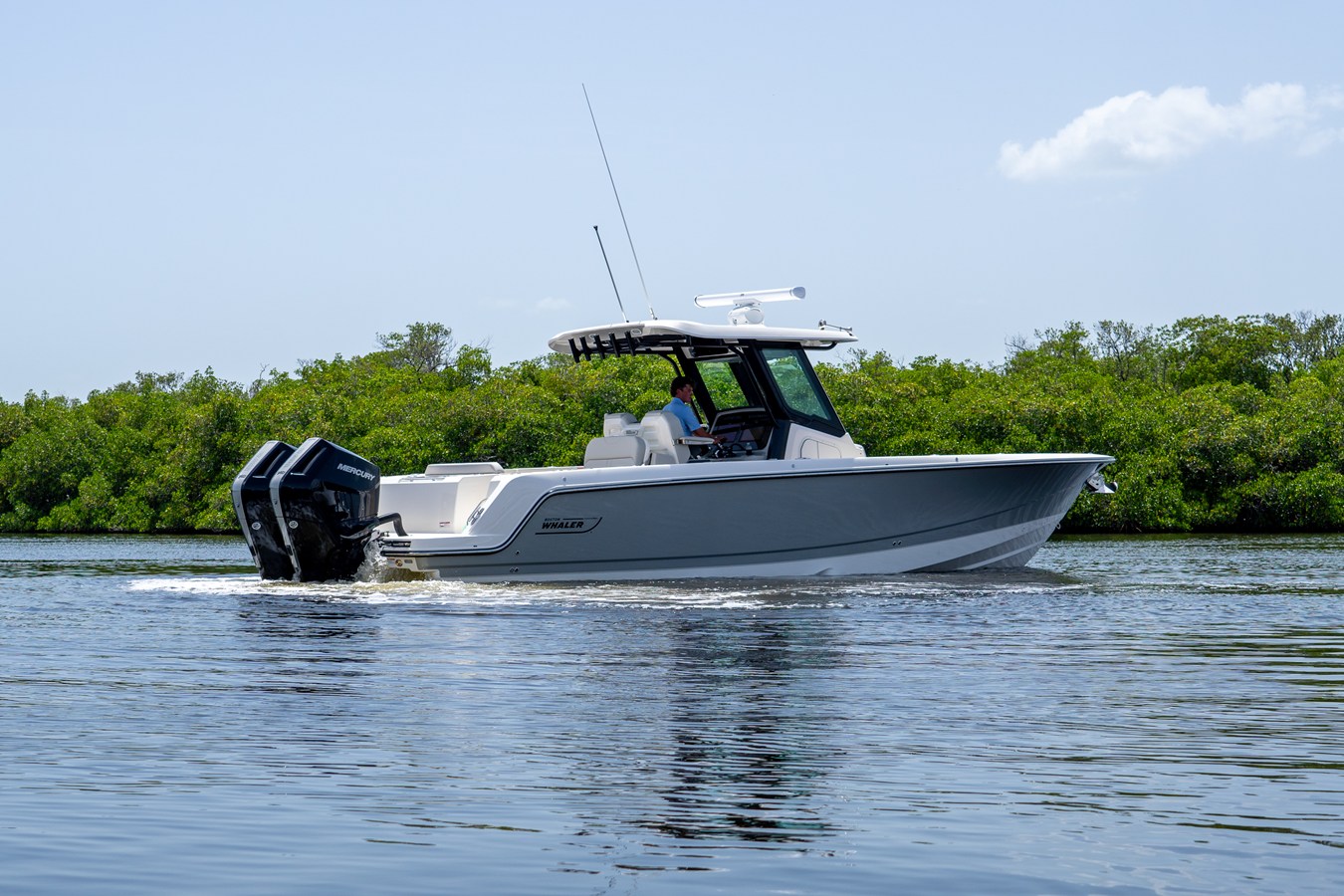 2026 Boston Whaler 330 Outrage 4