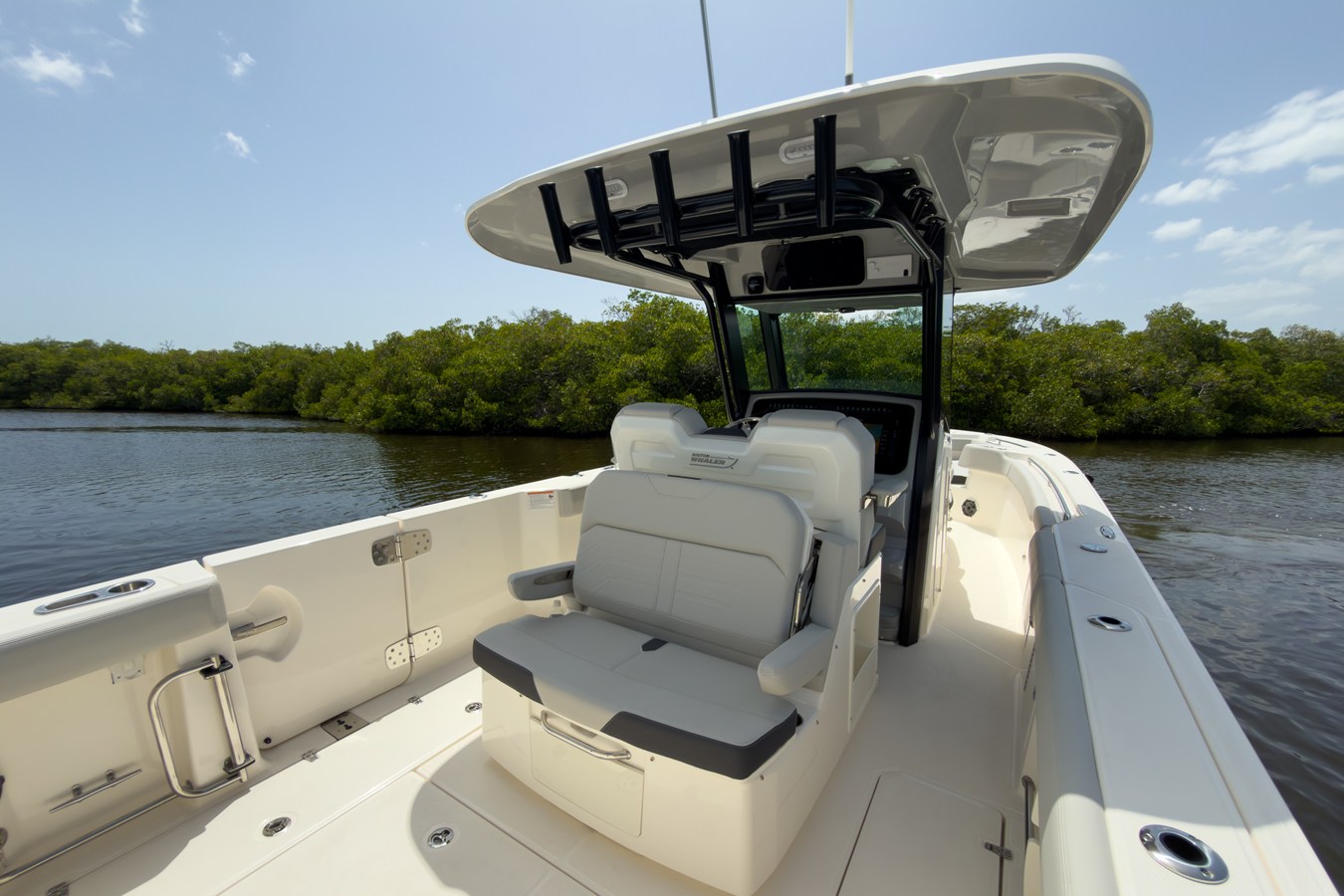 2026 Boston Whaler 330 Outrage 6