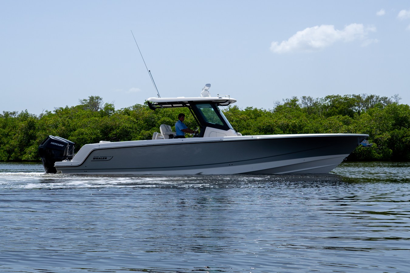 2026 Boston Whaler 330 Outrage 30