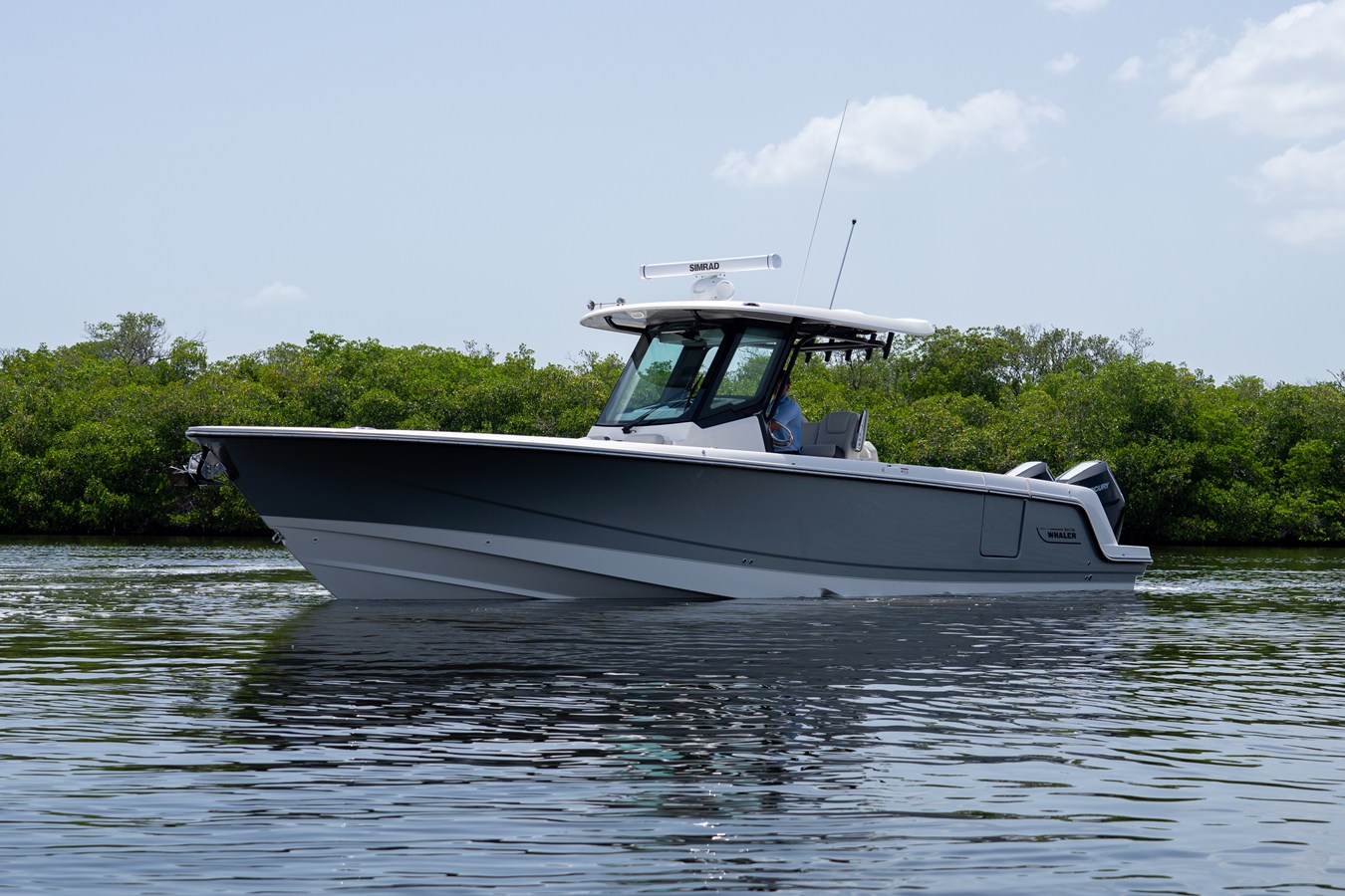 2026 Boston Whaler 330 Outrage 32