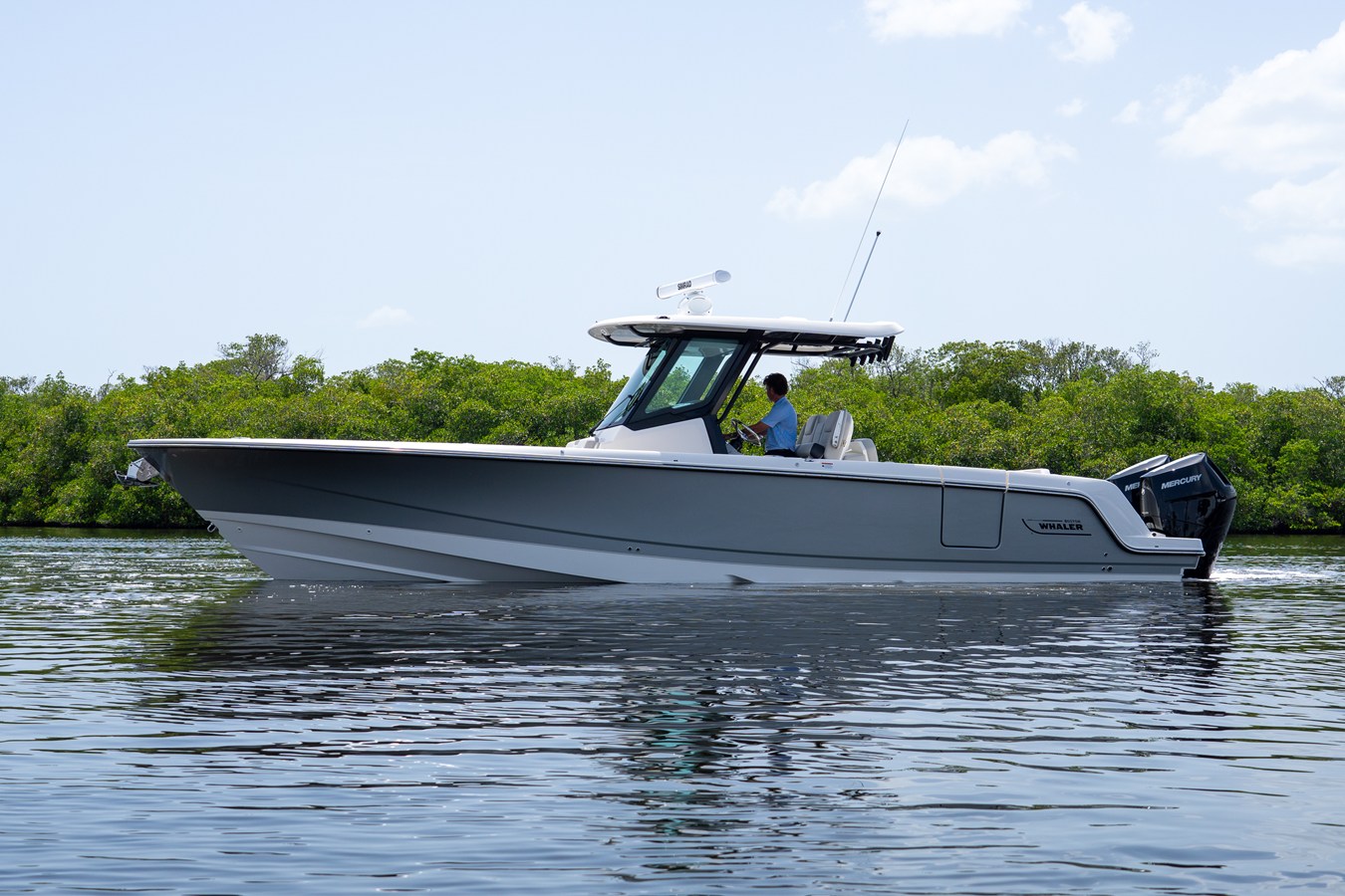 2026 Boston Whaler 330 Outrage 33