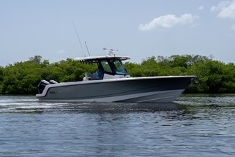 Boston Whaler 330 Outrage 0 2026 Boston Whaler 330 Outrage 1