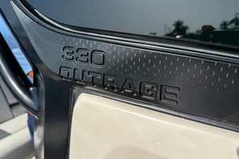 2026 Boston Whaler 330 Outrage 15