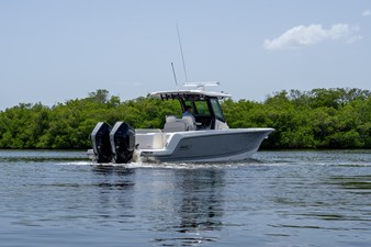 2026 Boston Whaler 330 Outrage 28