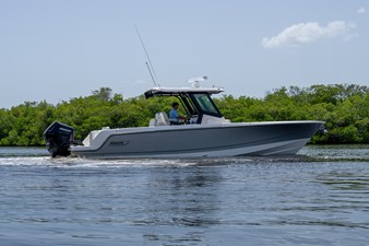 2026 Boston Whaler 330 Outrage 29